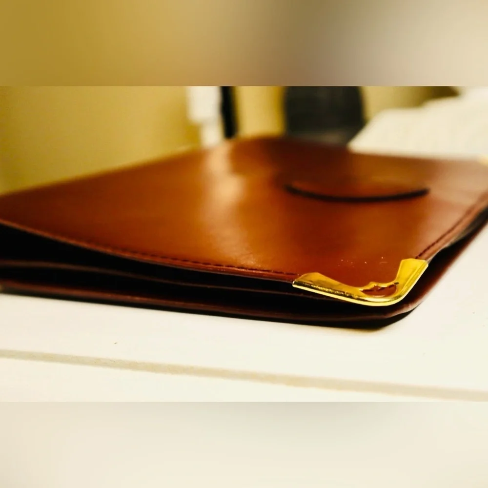 Cartier Must De Cartier Leather Clutch Bag Leather Clutch Bag in Good condition
